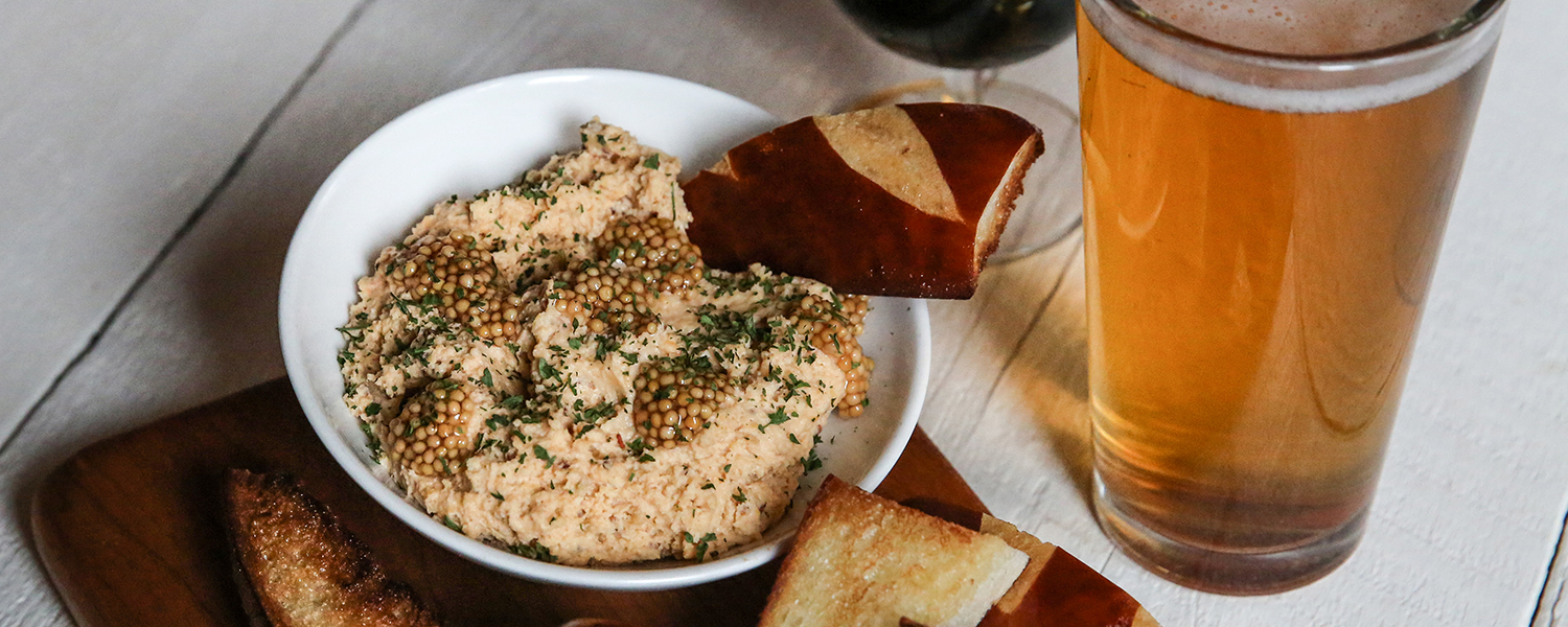 beer-cheese-recipe-cheese-bar6549-1500x600